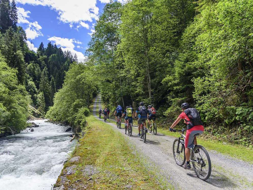 Mountainbiker auf dem Ötztal Trail